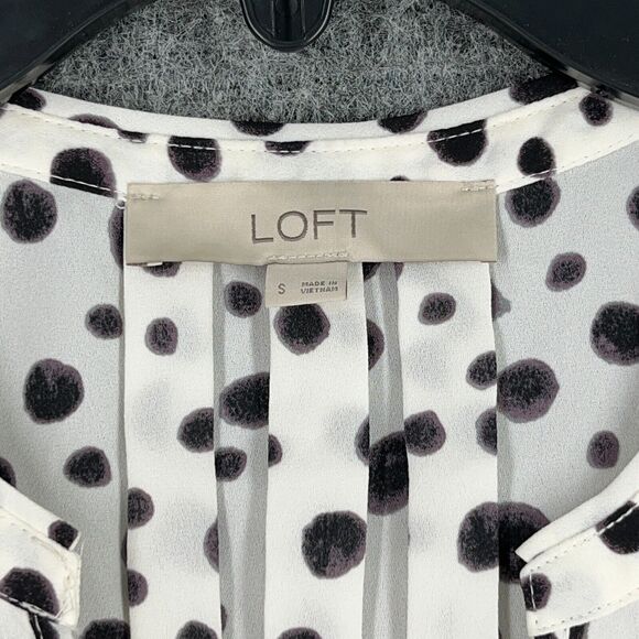 LOFT BLOUSE WOMENS SMALL WHITE V-NECK BIZ CAREER PROFESSIONAL LEOPARD PRINT - Picture 5 of 10